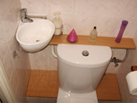 WiCi Mini kleines Waschbecke für WC - Herr F (Frankreich - 75)